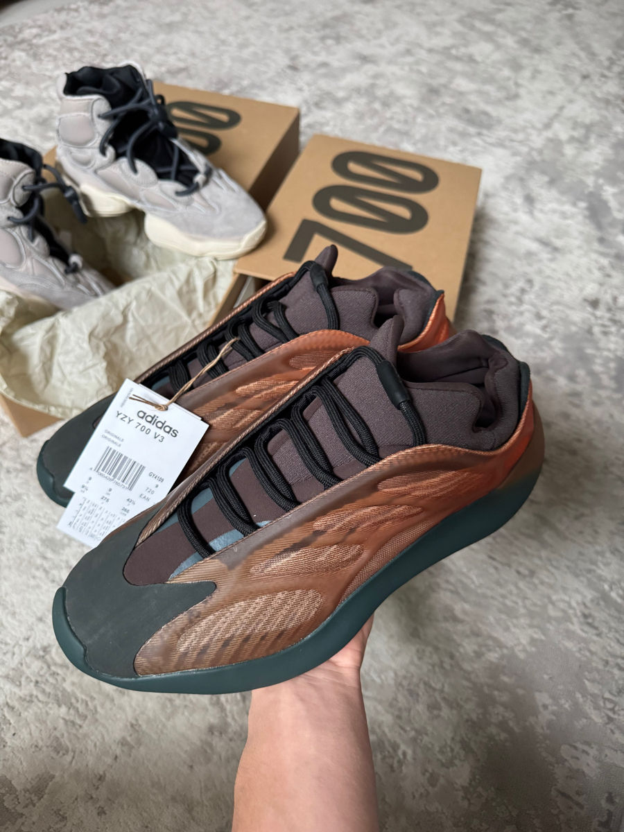 Yeezy boost 700 фото 2
