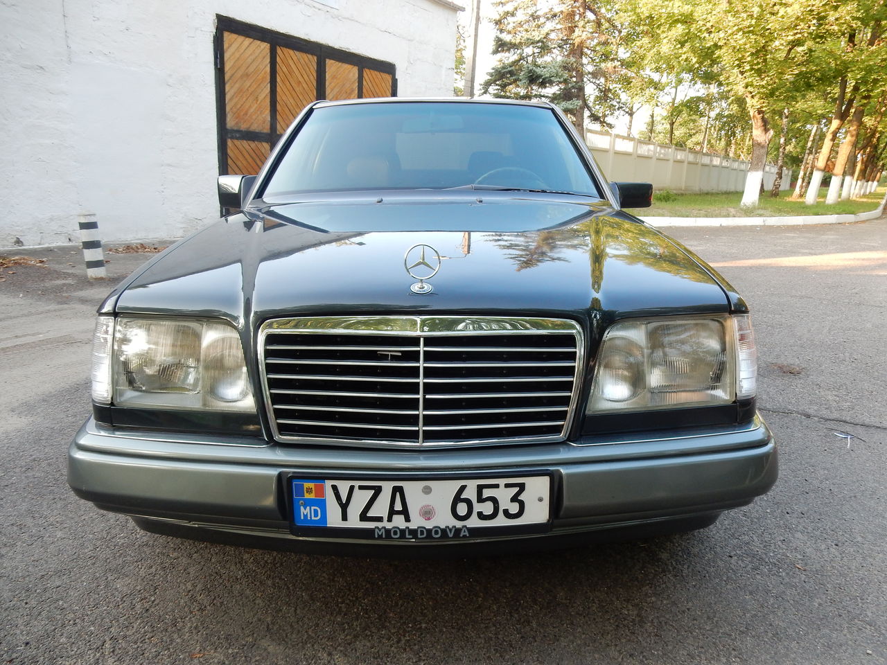 Mercedes Series (W124) foto 1