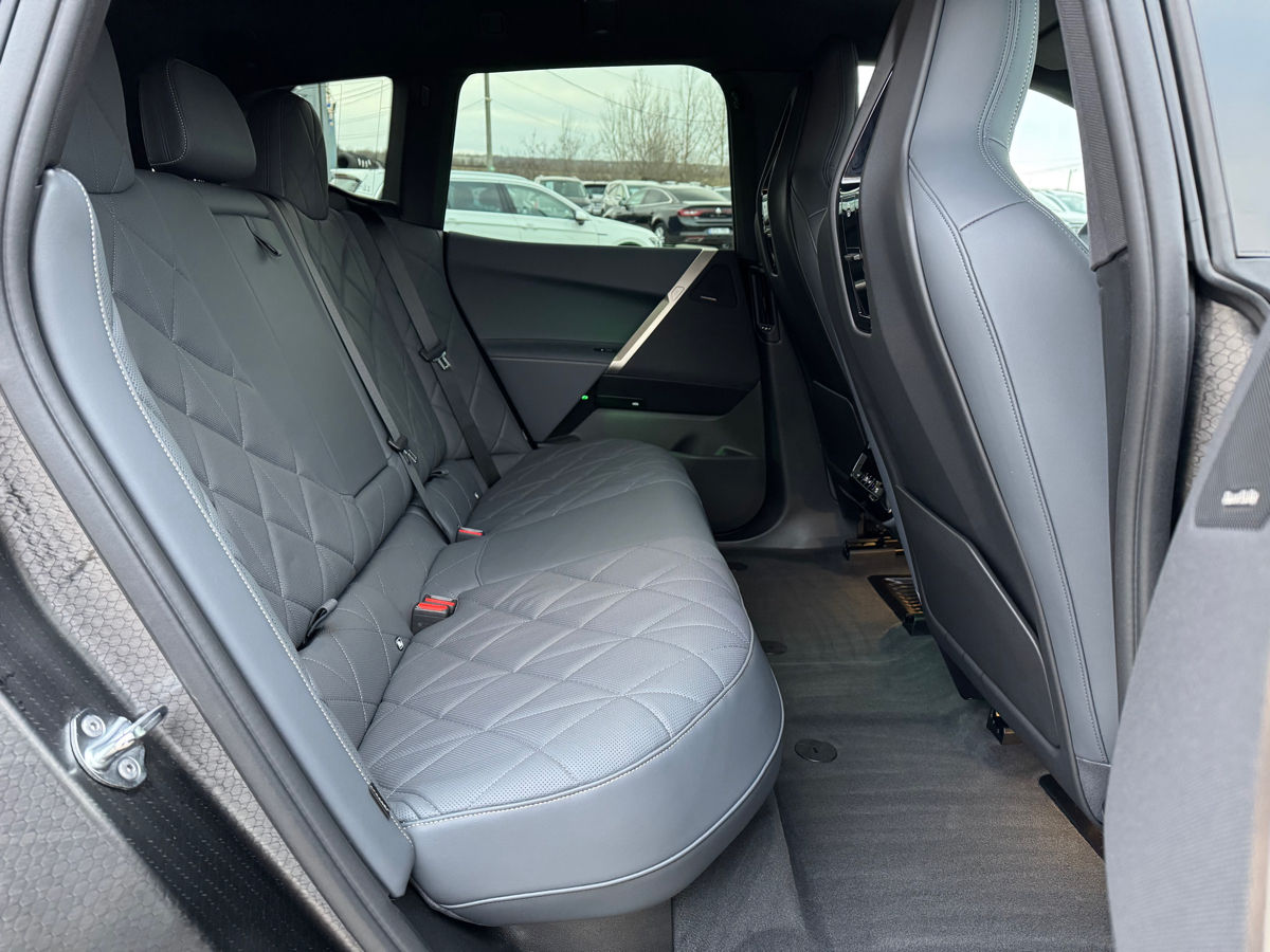 BMW iX фото 11
