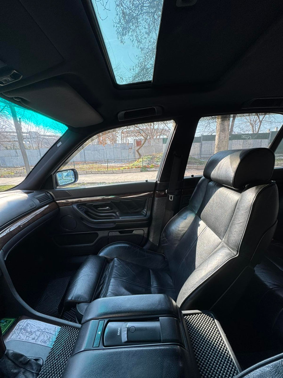 BMW 7 Series фото 12