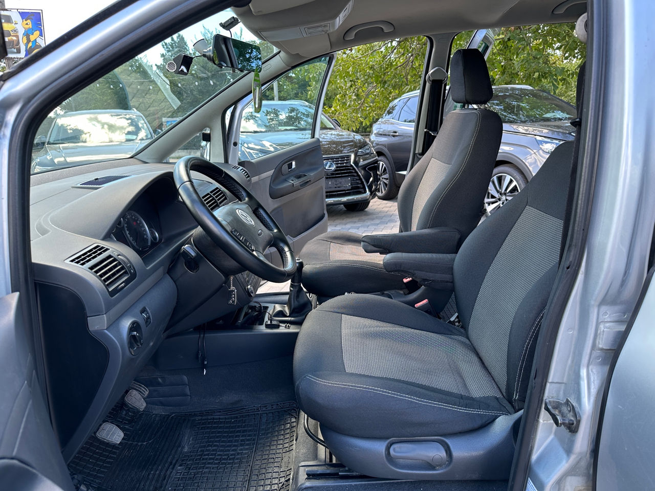 Volkswagen Sharan foto 6