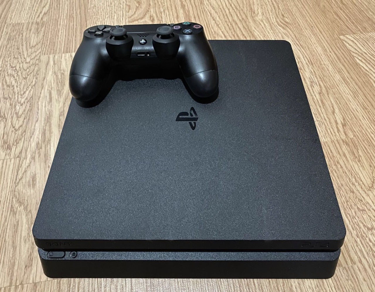 Playstation 4 slim