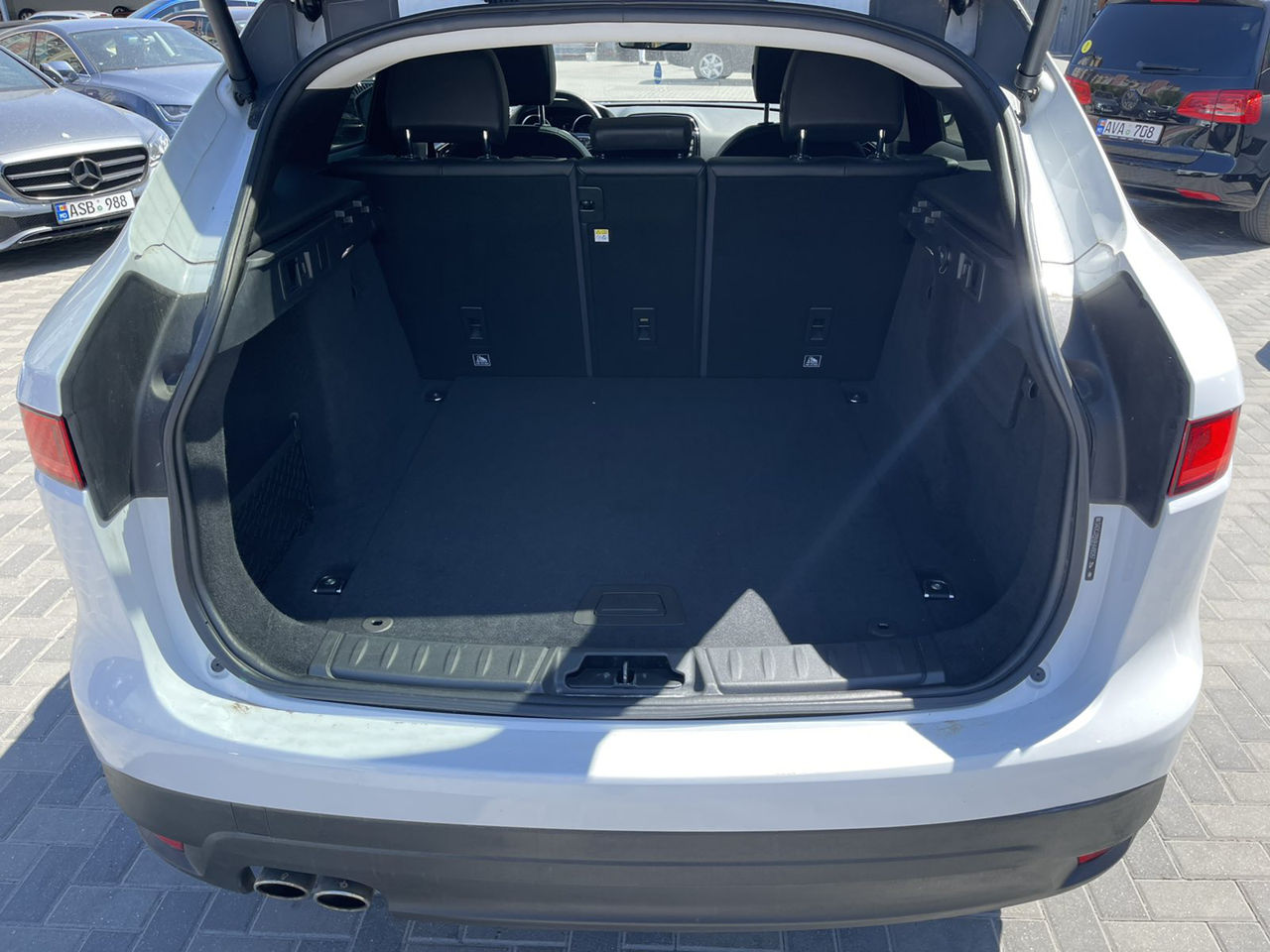 Jaguar F-PACE foto 16