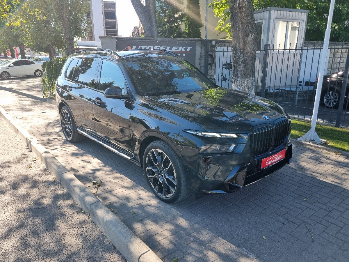 BMW X7 2023 photo 3