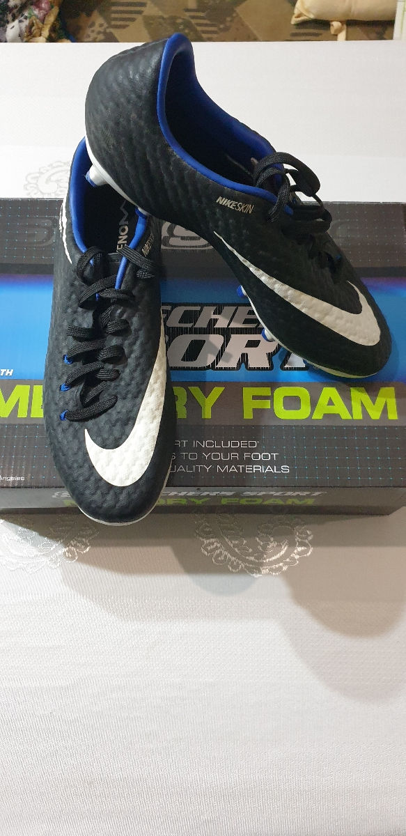 Vind buțe Nike marimea 40,5 stare foarte bună și Adidas marimea 42 din piele naturala . фото 1