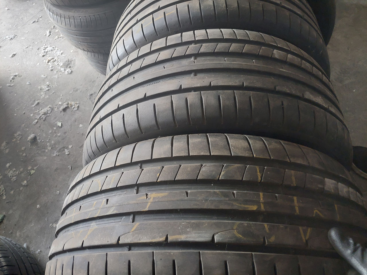 255/45 r18 Dunlop