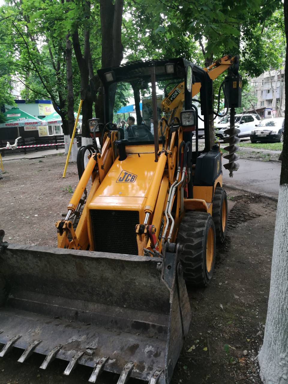 servicii minibuldoexcavator, efectuam lucrari de terasament, evacuam deseuri de constructie ,pamint foto 9