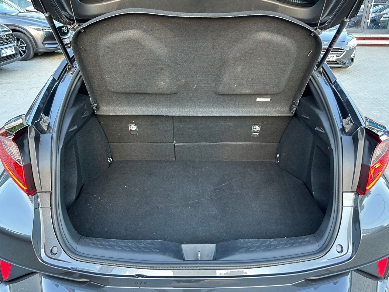 Toyota C-HR foto 15