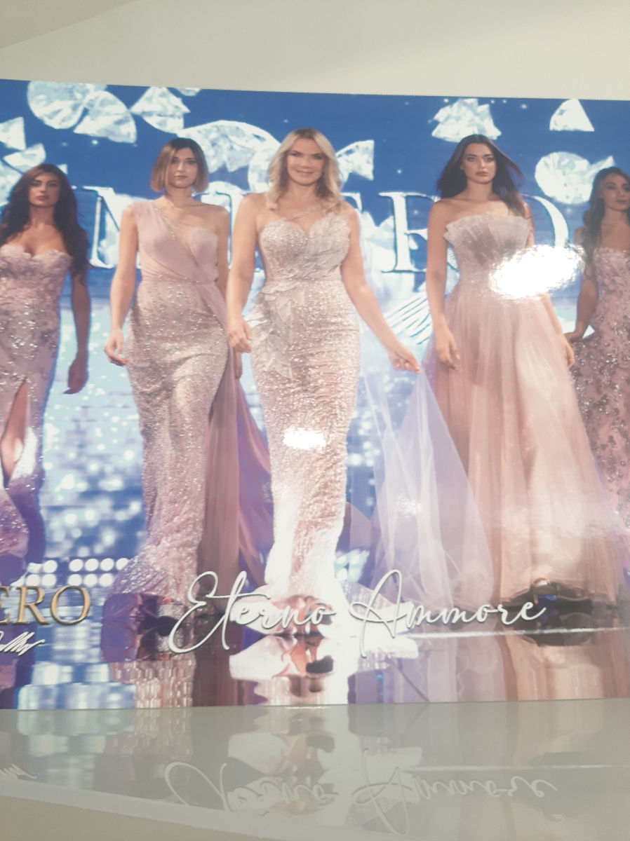 Vind sau dau în chirie rochie de seară LUIGI AULETTA mărimea 38-40. foto 8
