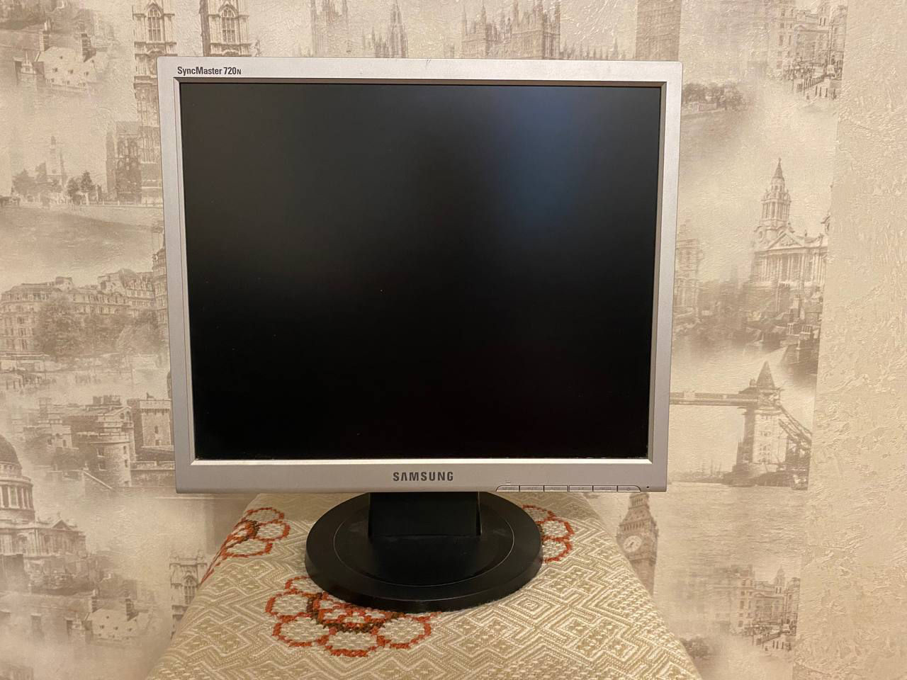 Monitor Samsung 720N