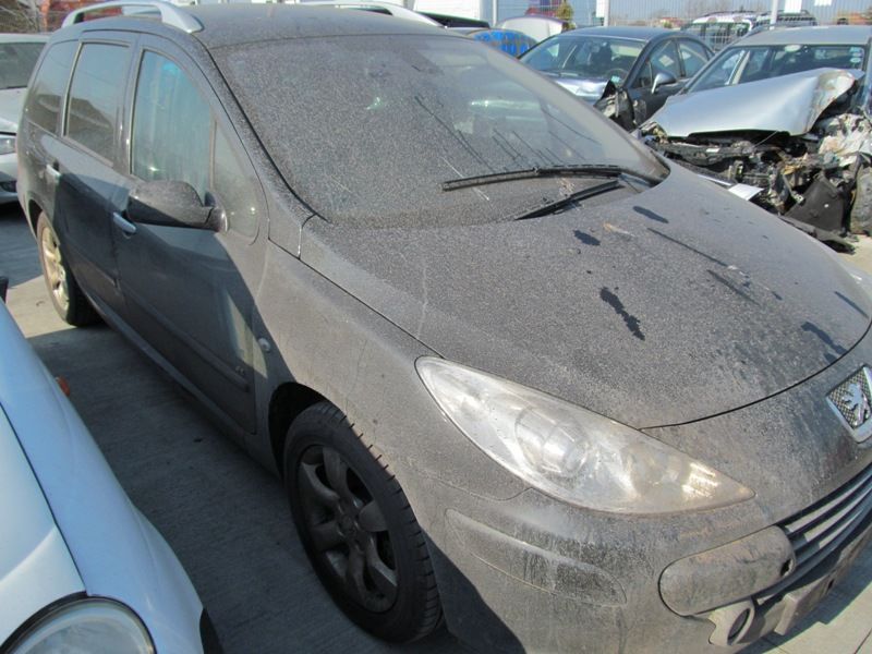 Peugeot 208 фото 3
