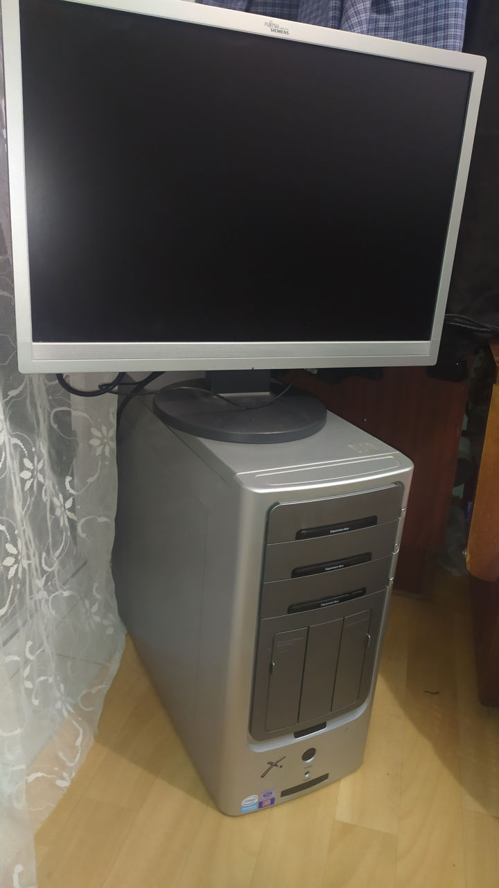 Computator și monitor