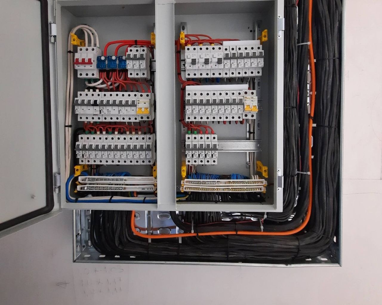 Proiectant, electrician autorizat 0.4 -10 kV foto 0