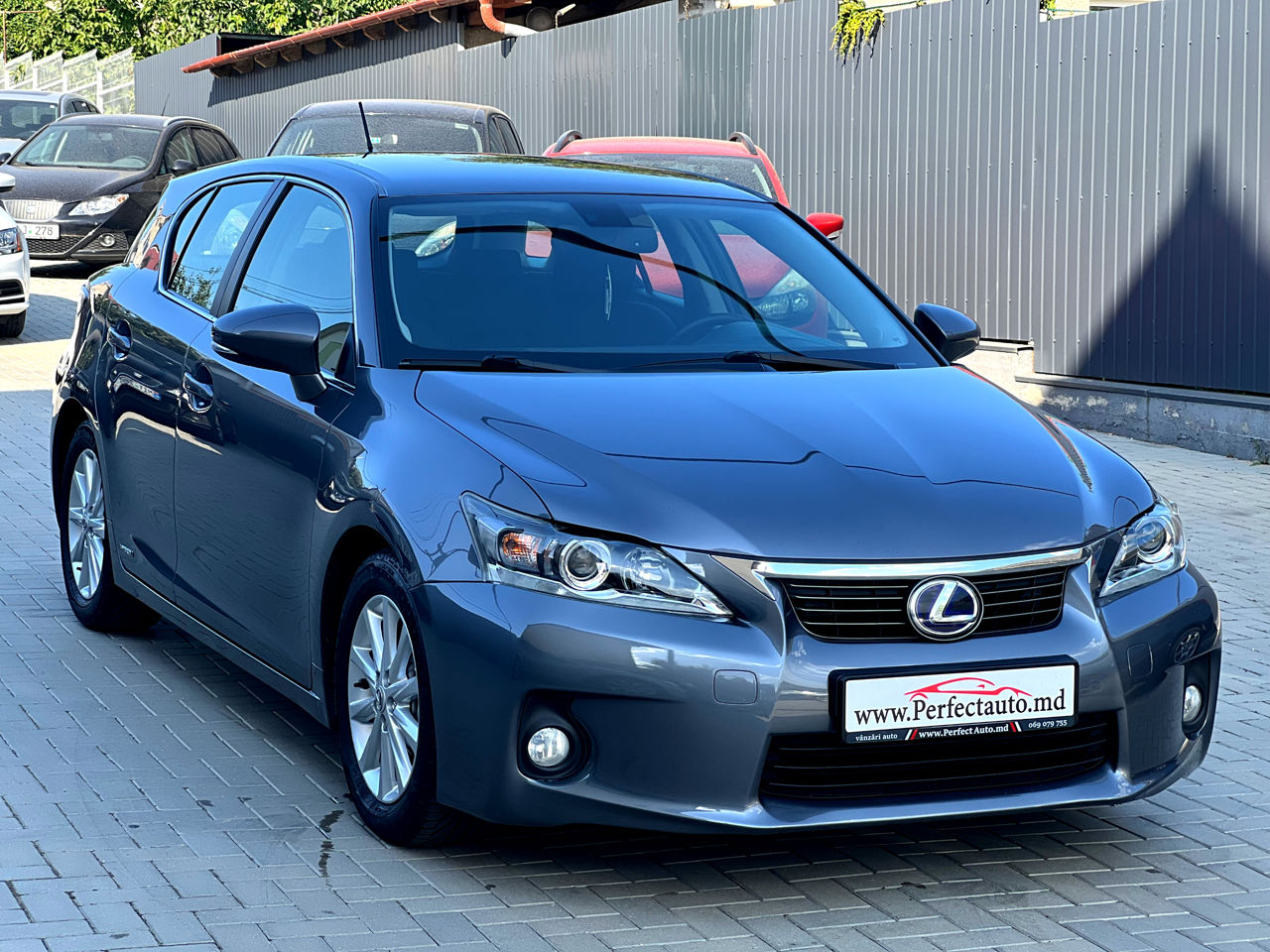 Lexus CT Series фото 2