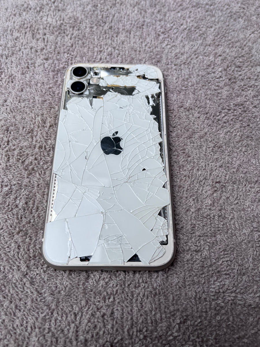 iPhone 11 64 GB фото 1