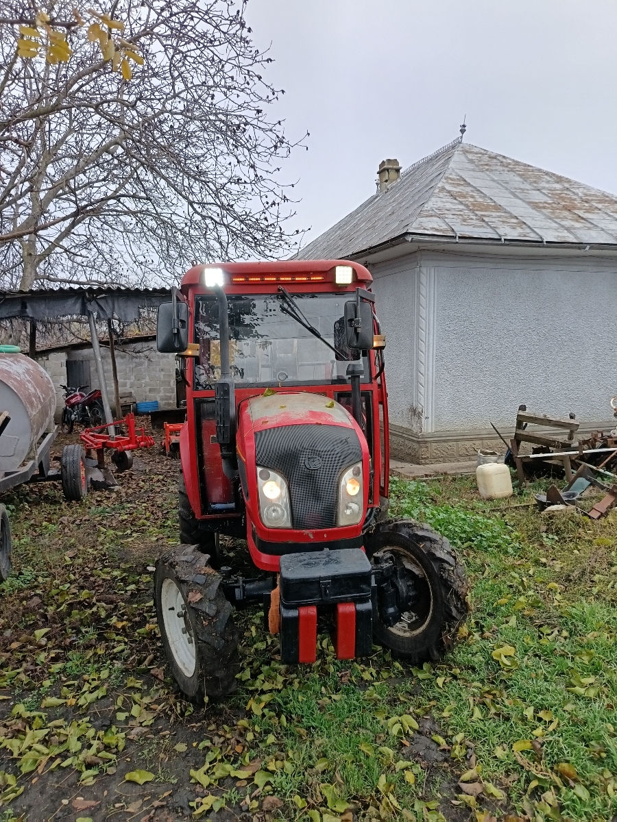 Se vinde tractor dong feng 244