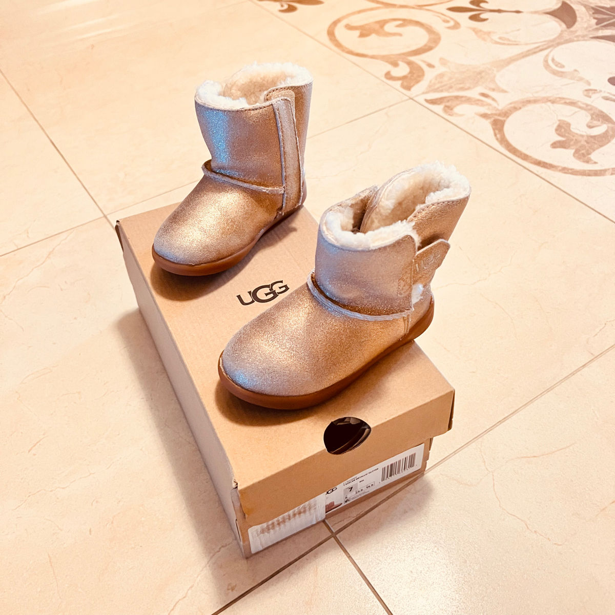 Детские UGG pentru copii foto 1