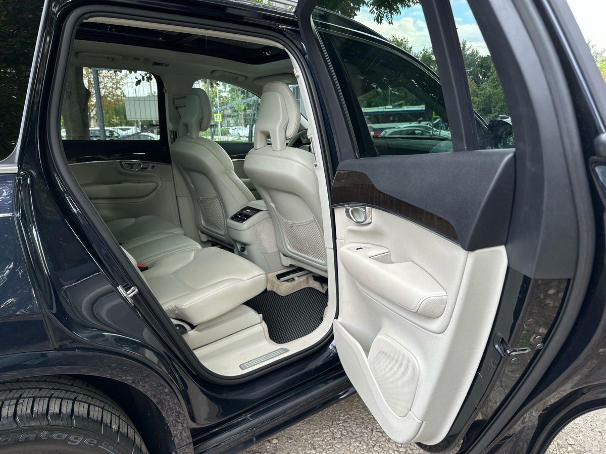 Volvo XC90 foto 15