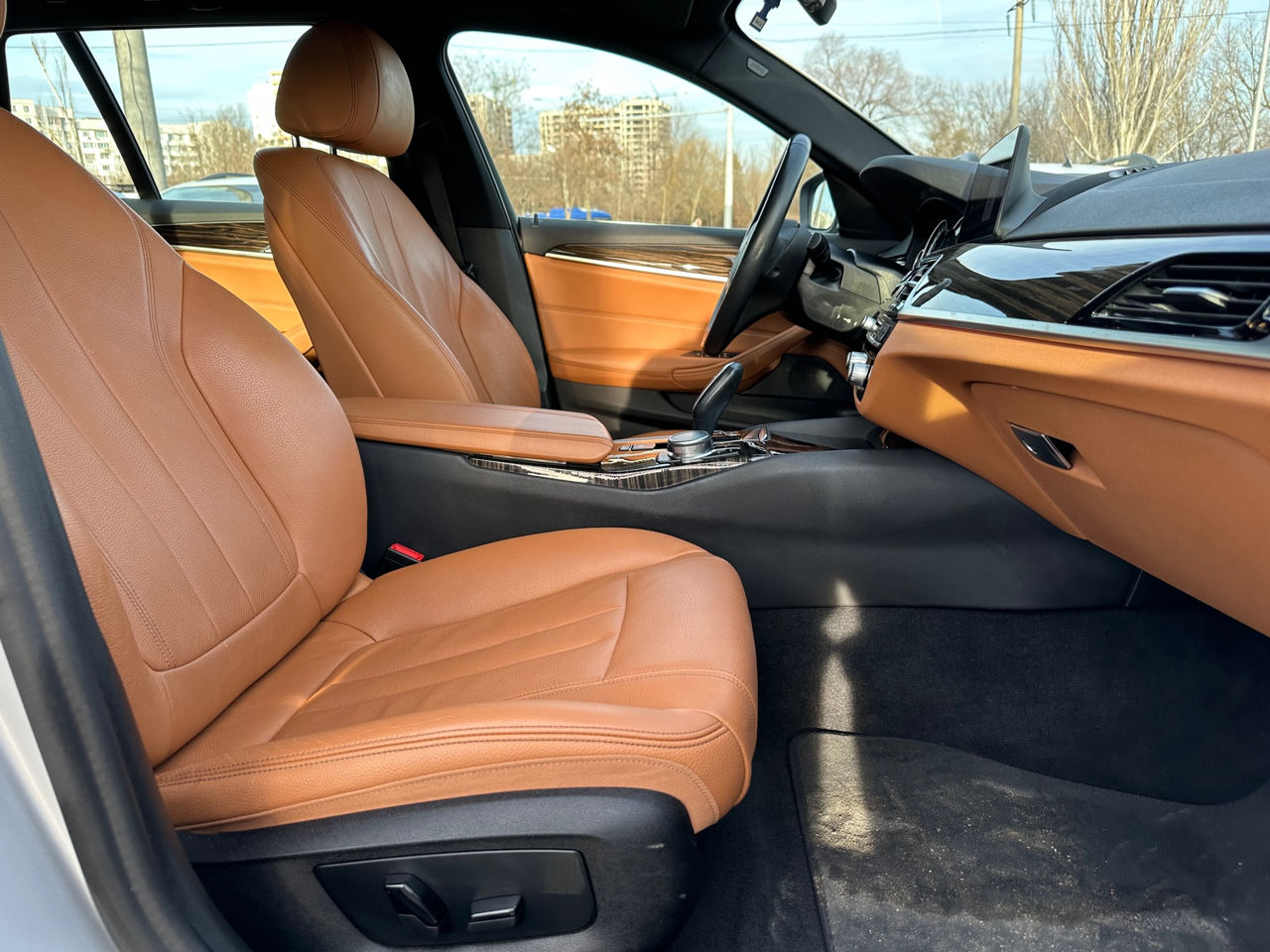 BMW 5 Series foto 16