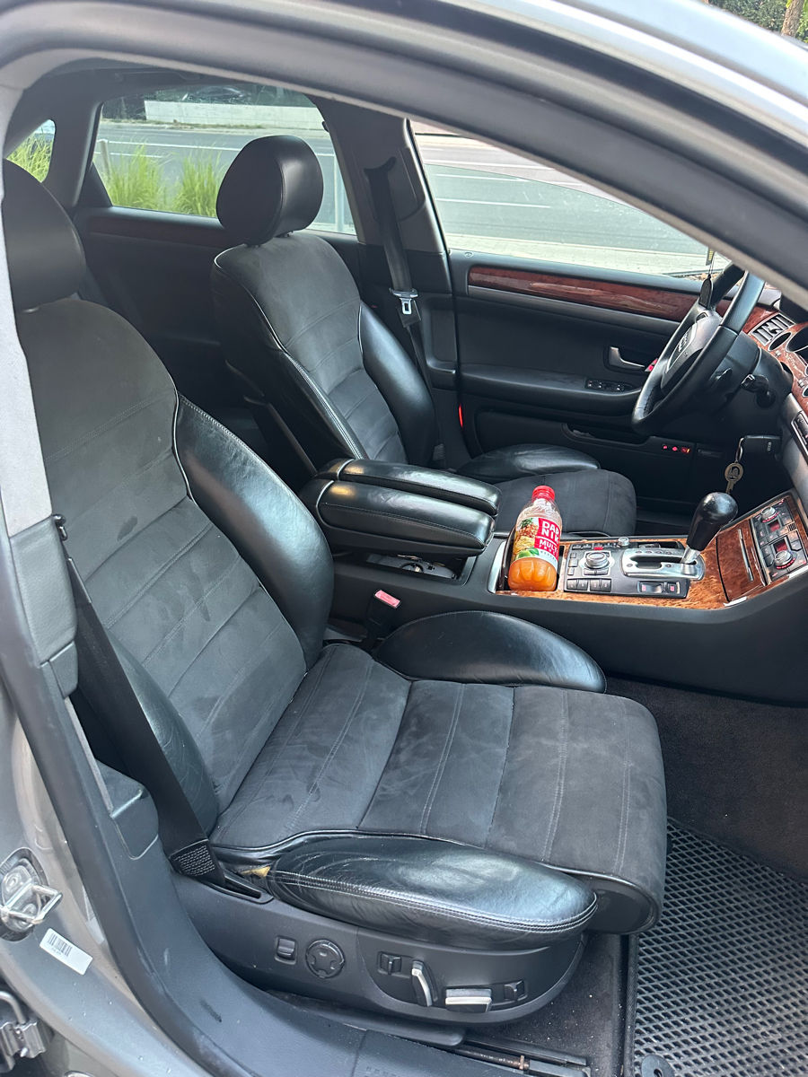 Audi A8 foto 9