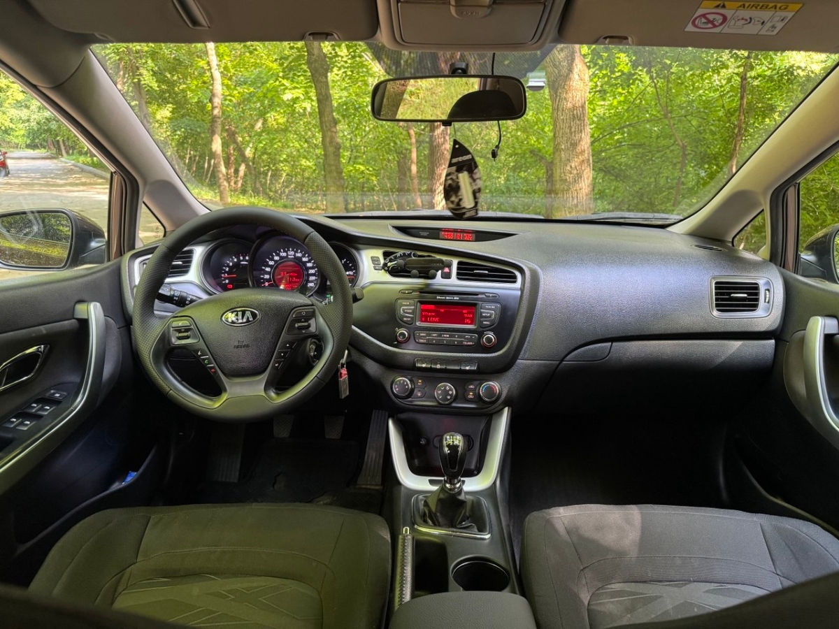 KIA Ceed фото 9