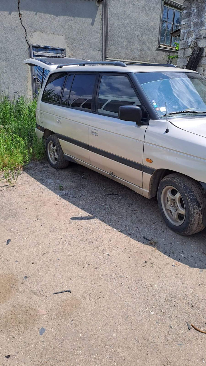 Mazda MPV foto 5