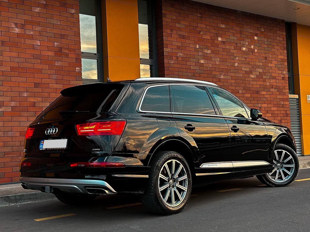Audi Q7 7 locuri Quattro- Chirie Auto - Авто Прокат - Rent a Car foto 1