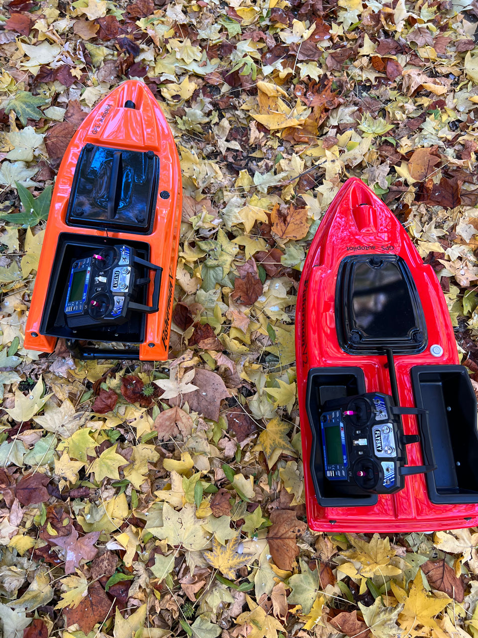 Карповый кораблик с gps автопилотом ,глубиномером и курсовой камерой /bărcuță pentru nădit cu gps / foto 11