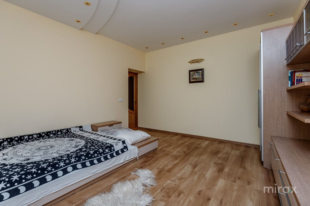 Apartament cu 3 camere, 180 m², Centru, Chișinău foto 9