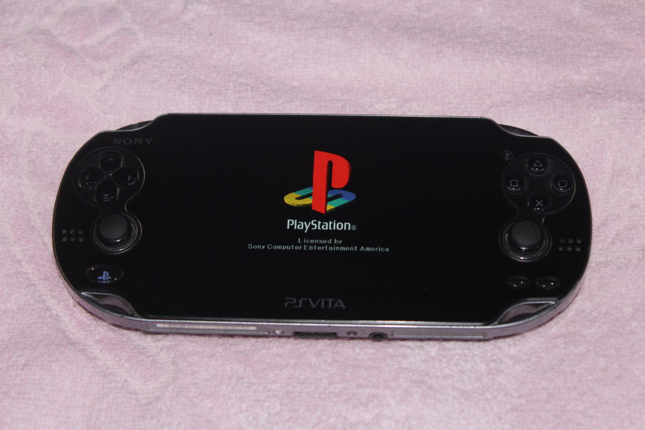 PlayStation Vita 3.60 ENSO.16gb.(Прошитая)16gb. Состояние хорошее.