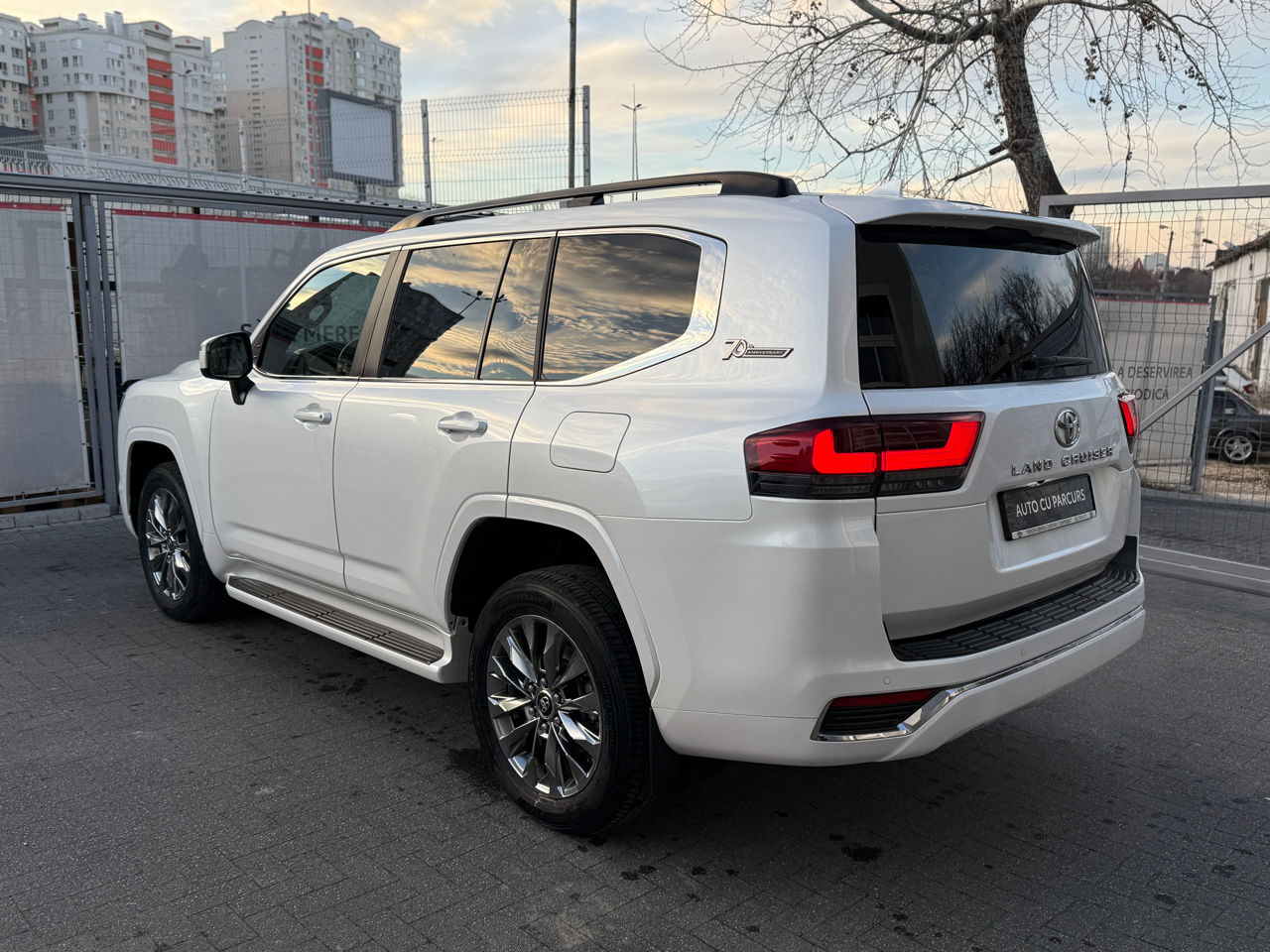 Toyota Land Cruiser фото 4