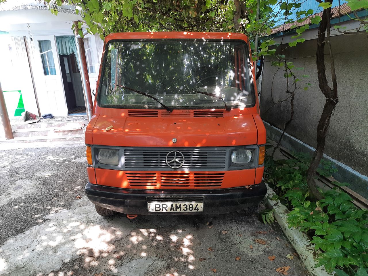 Mercedes 310