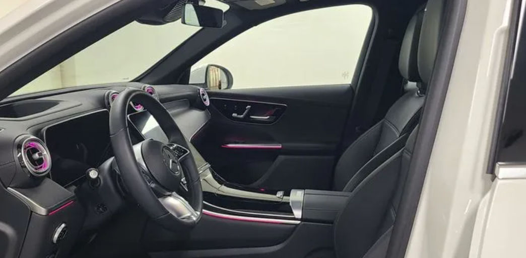 Mercedes GLC foto 7