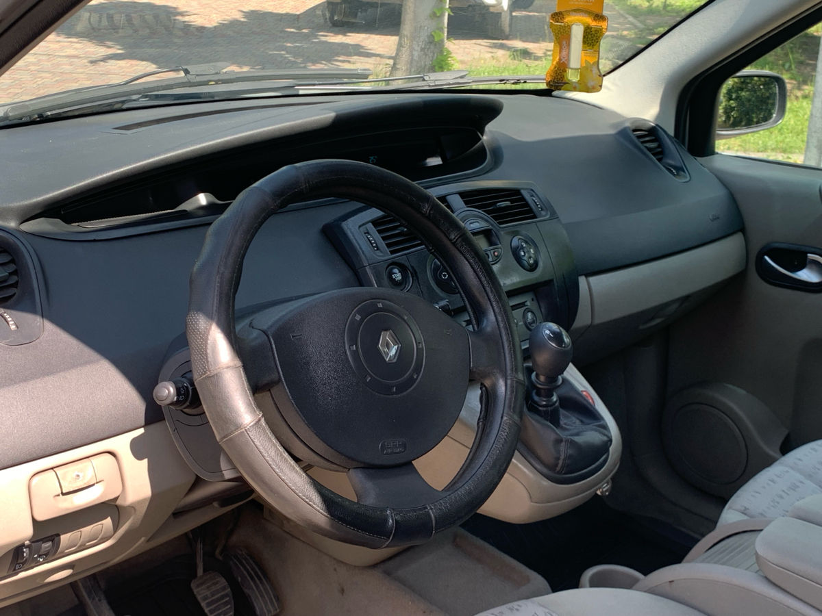 Renault Scenic фото 6