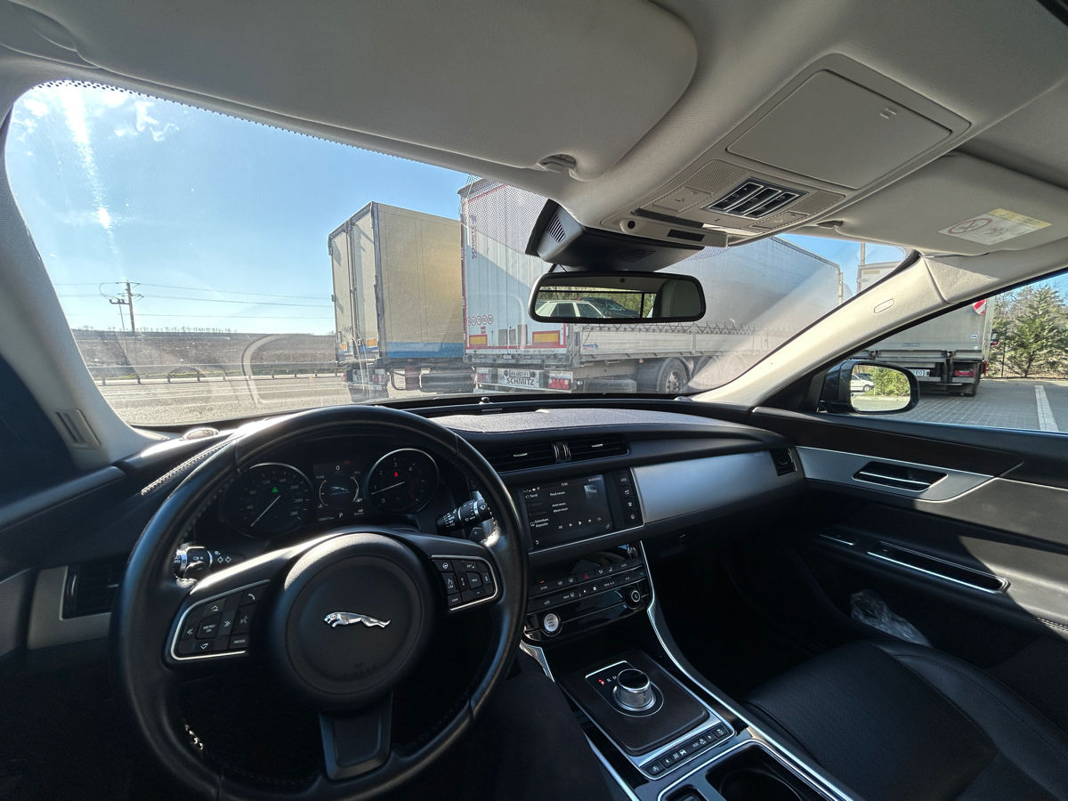 Jaguar XF foto 7