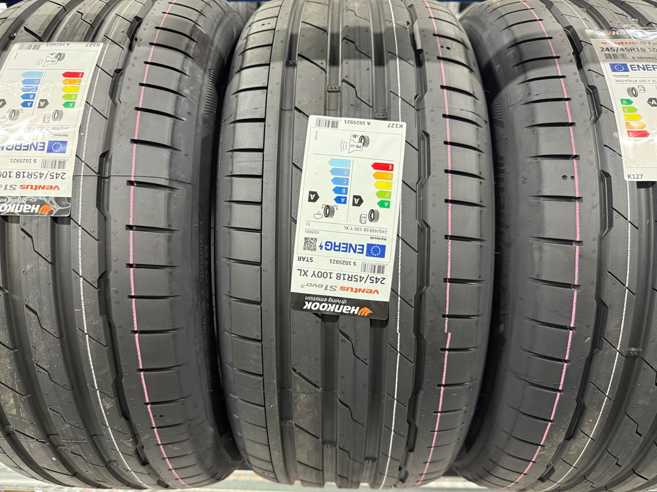 245/45/R18 фото 0