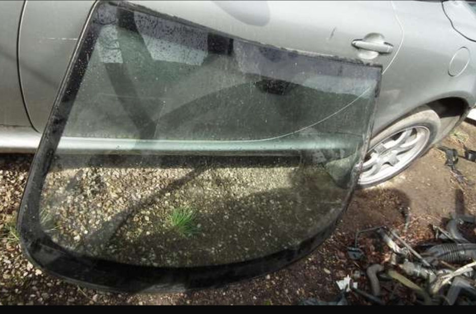 Dezmembrez Alfa Romeo am tot foto 8