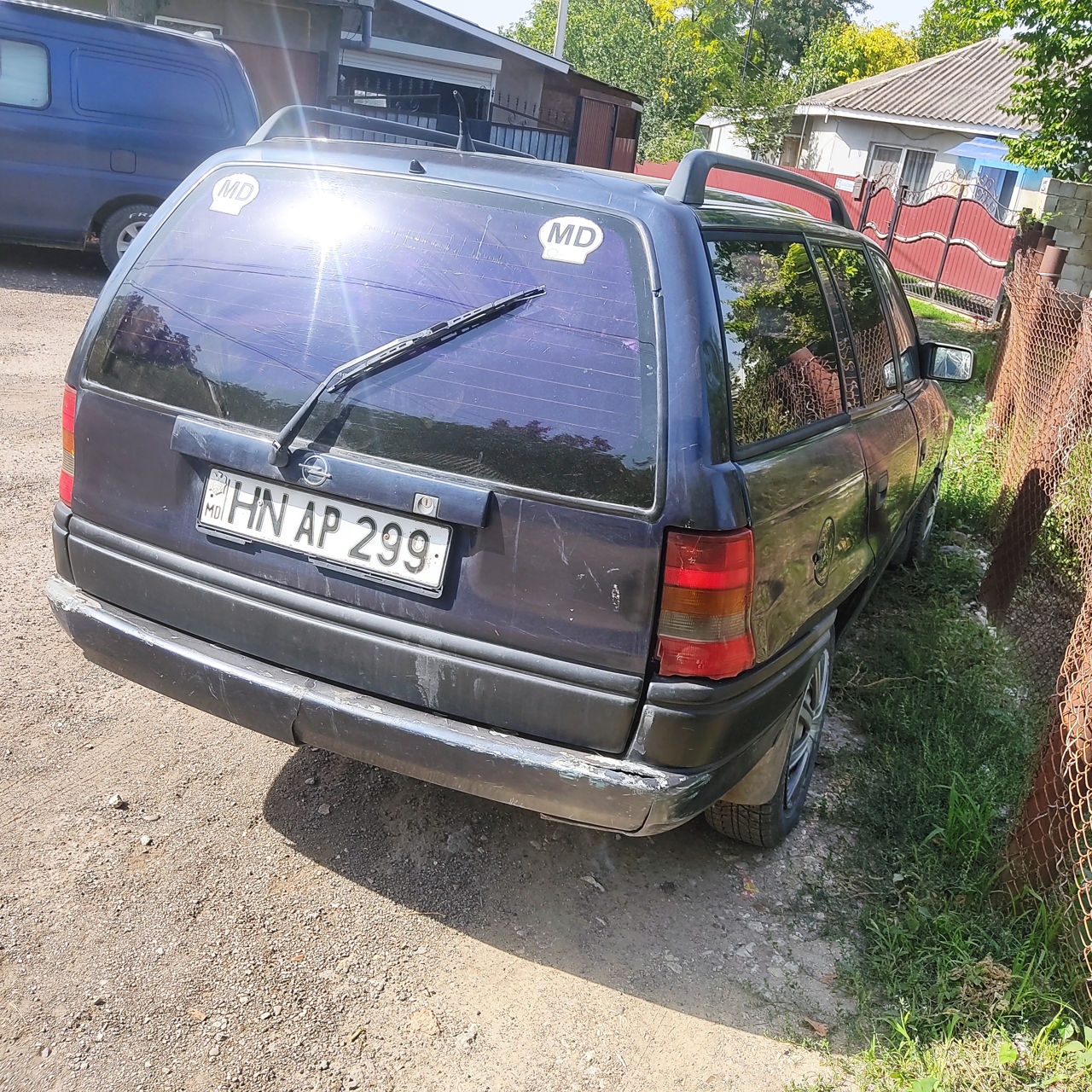 Opel astra pe bucati inca e intreaga cui cei trebuie foto 1