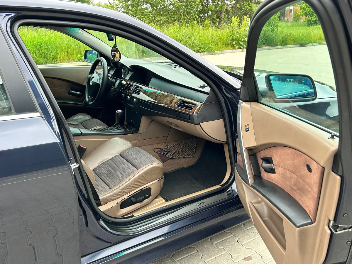 BMW 5 Series фото 9