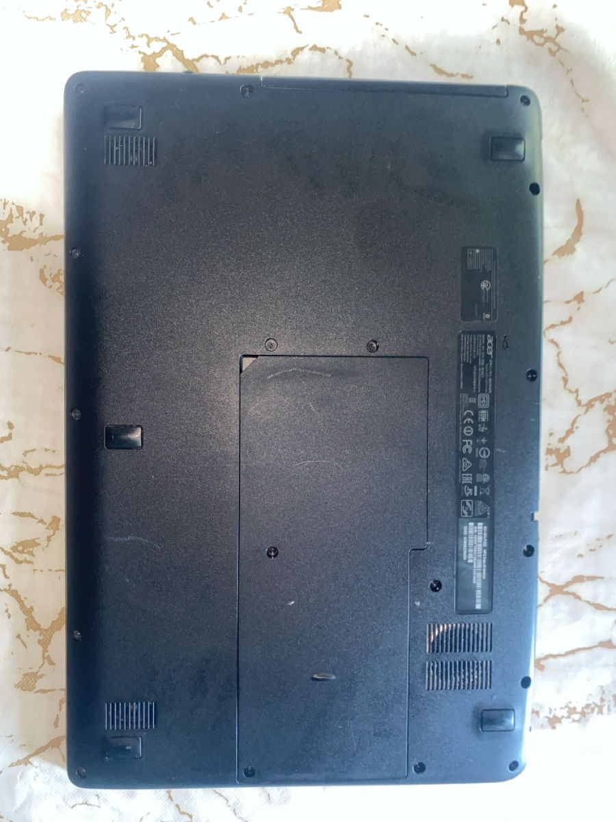 Vand laptop Acer Aspire ES1-533 foto 1