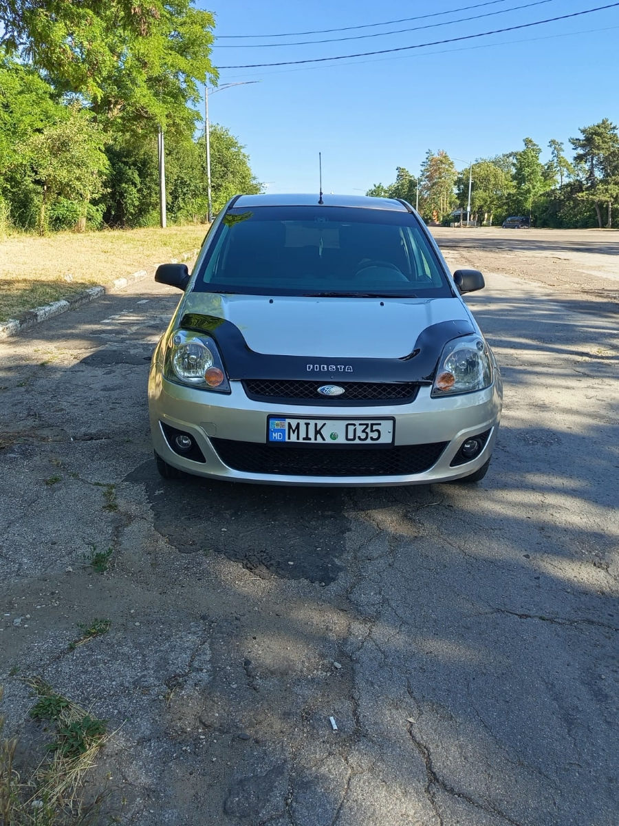 Ford Fiesta foto 1