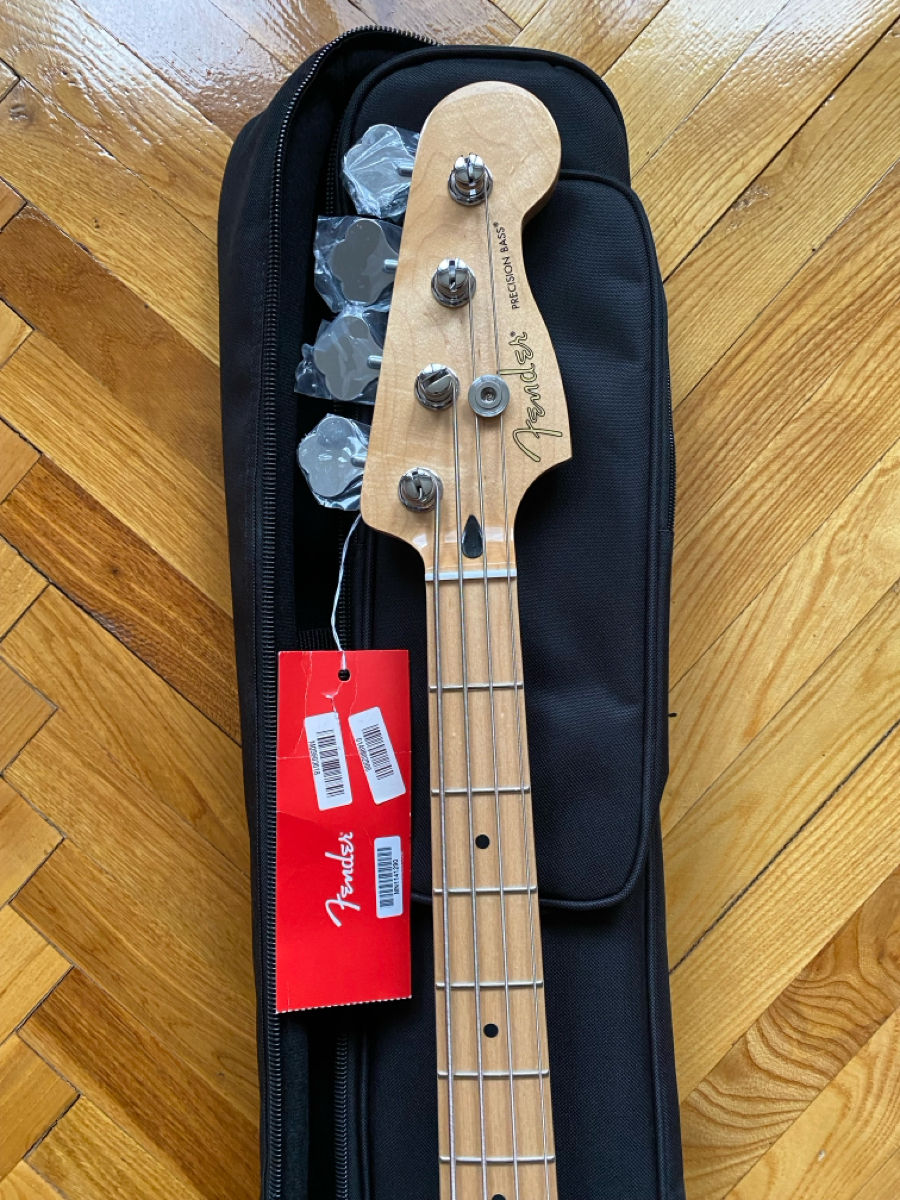 Fender Player Series P-Bass MN 3TS foto 4