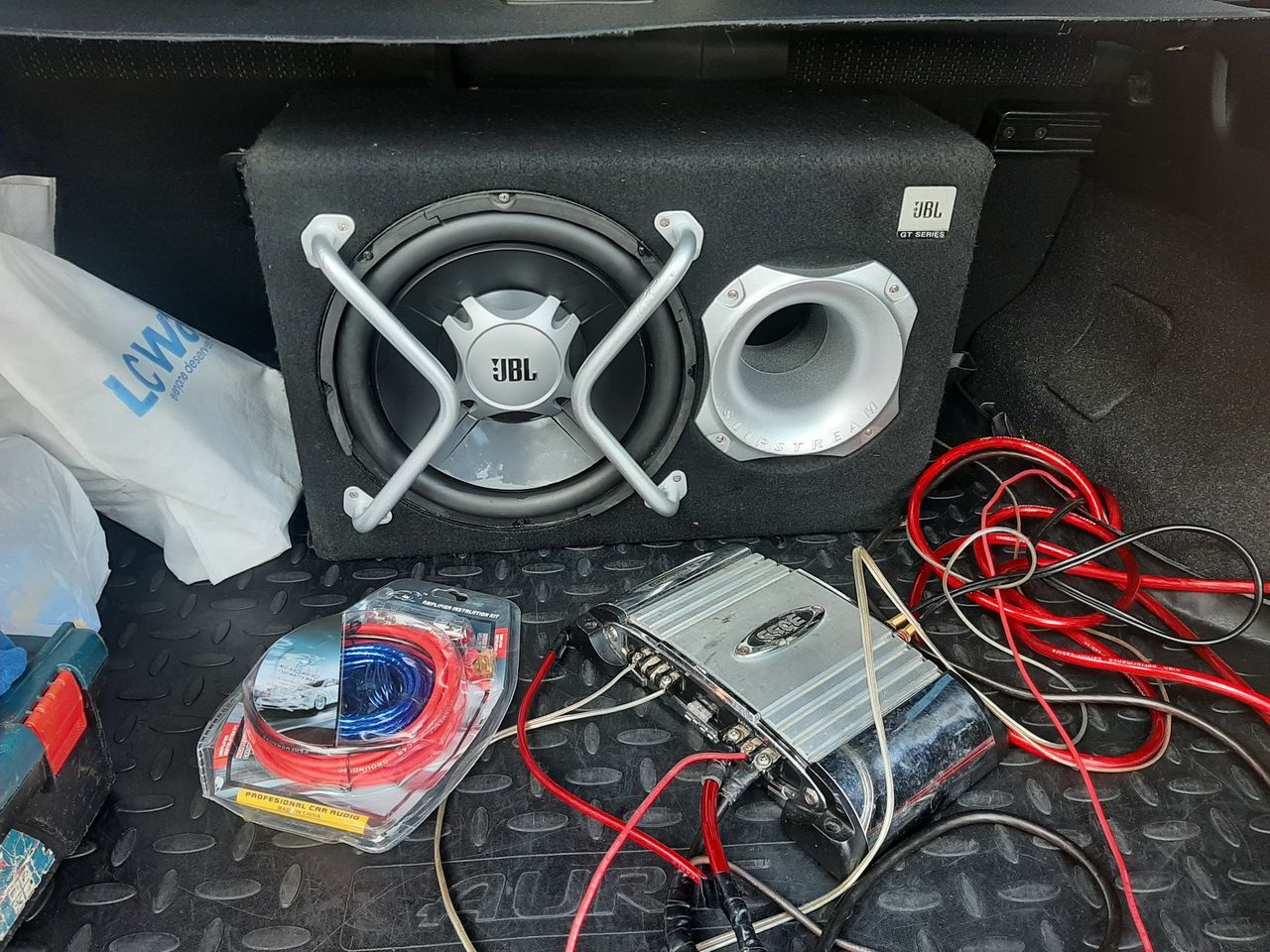 Буфер JBL GT1400w+ усилитель BOSS+новые провода = 155 евро