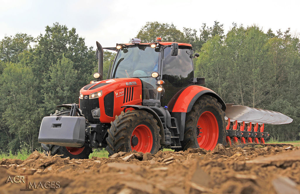 Трактор Kubota M7 Premium foto 1