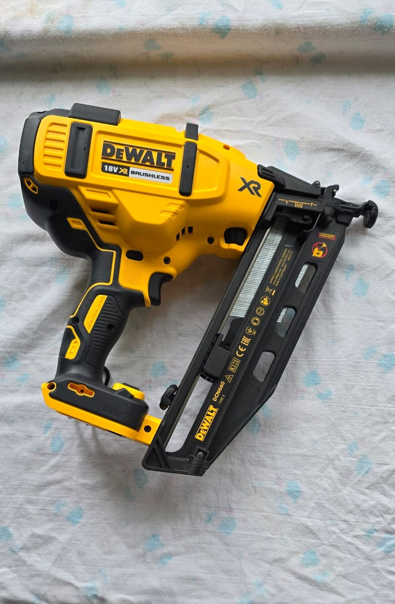 Dewalt DCN660 foto 0