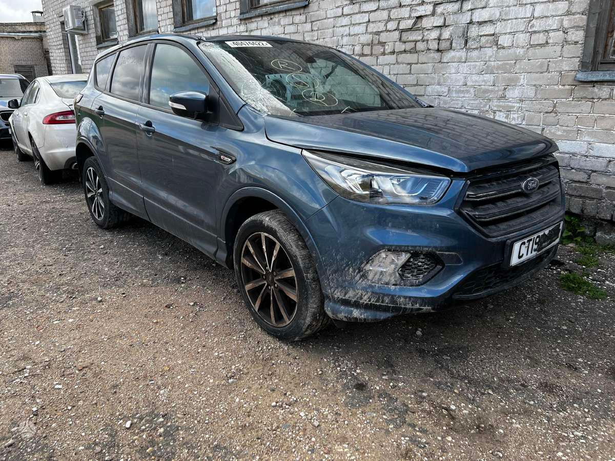 Ford Kuga am tot Есть все запчасти foto 1