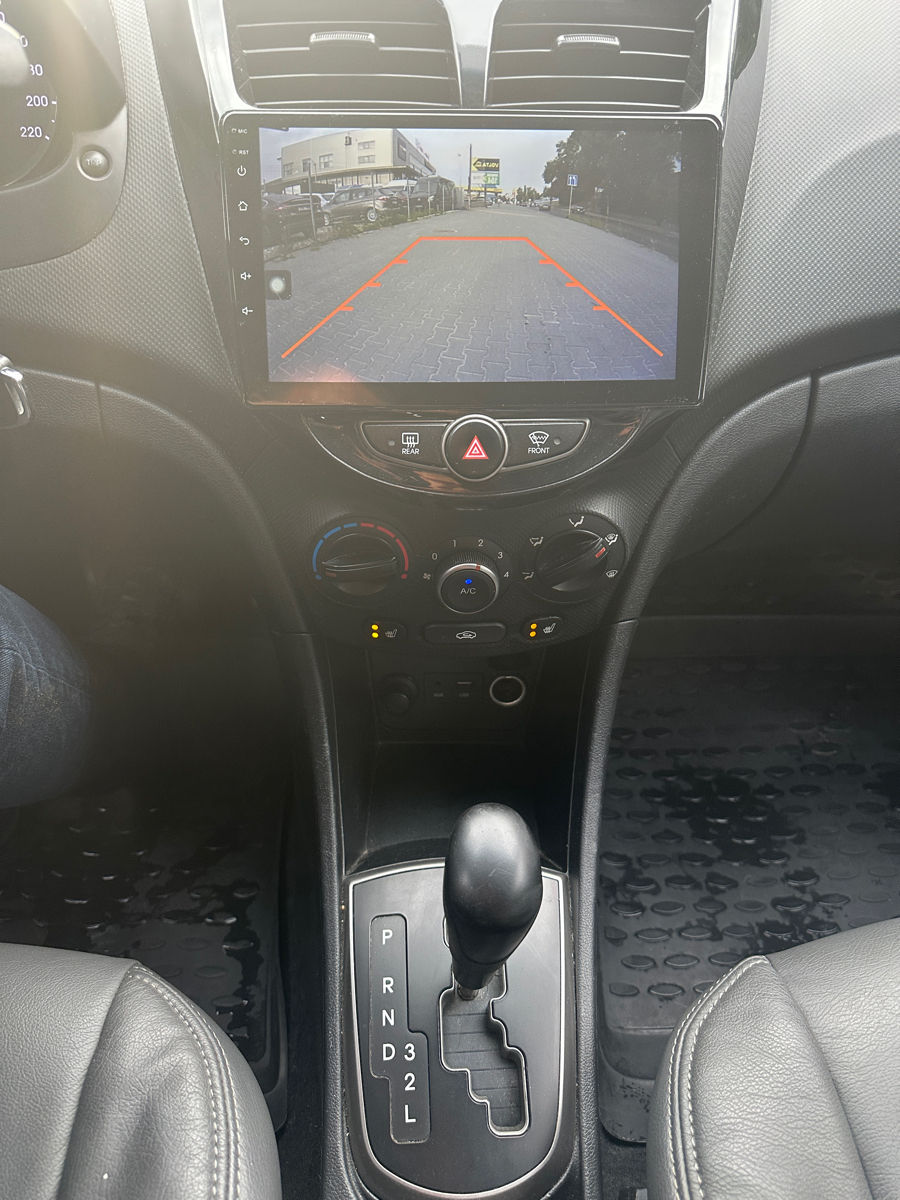 Hyundai Solaris фото 10