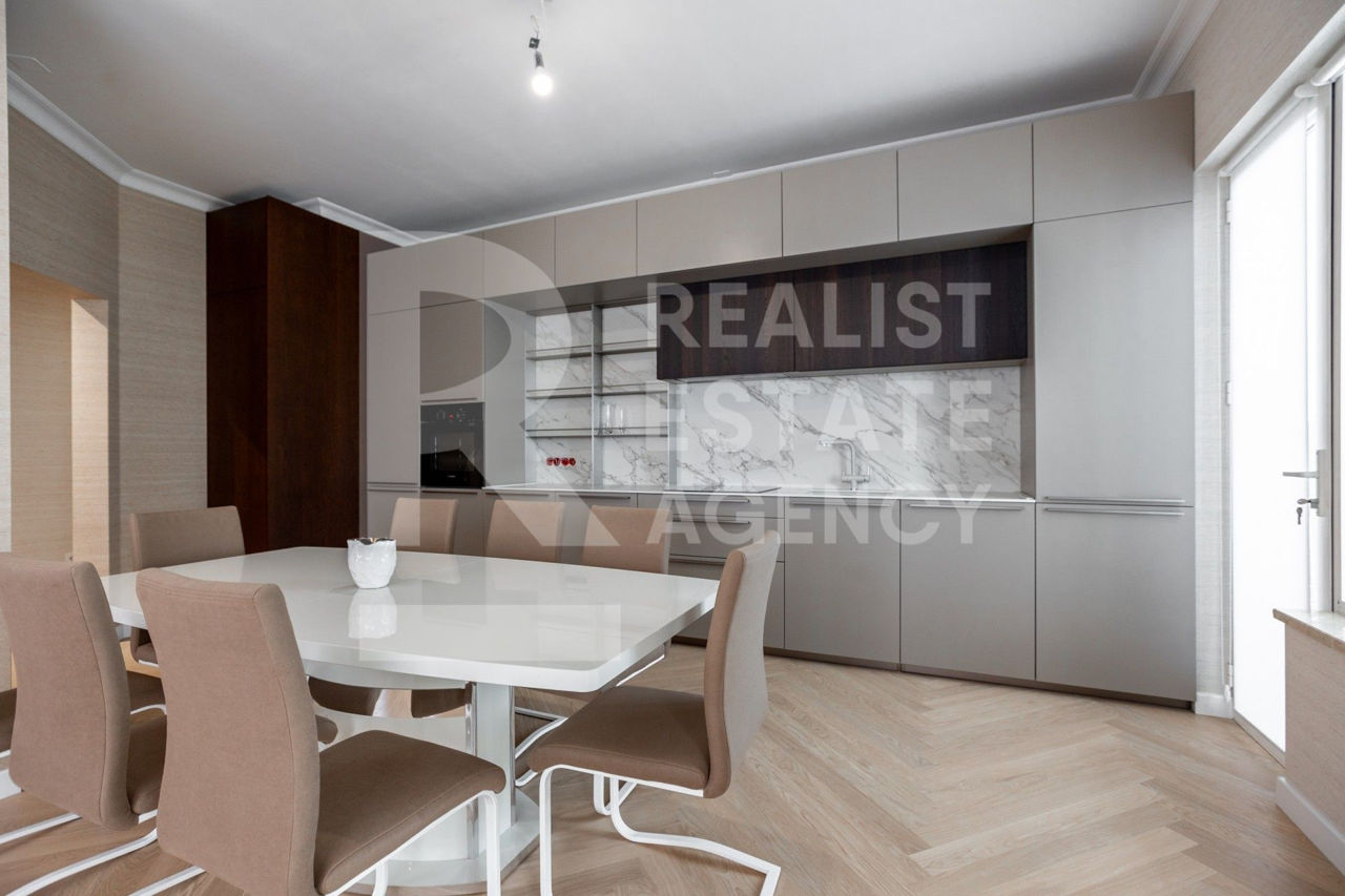 Apartament cu 2 camere, 105 m², Centru, Chișinău foto 1