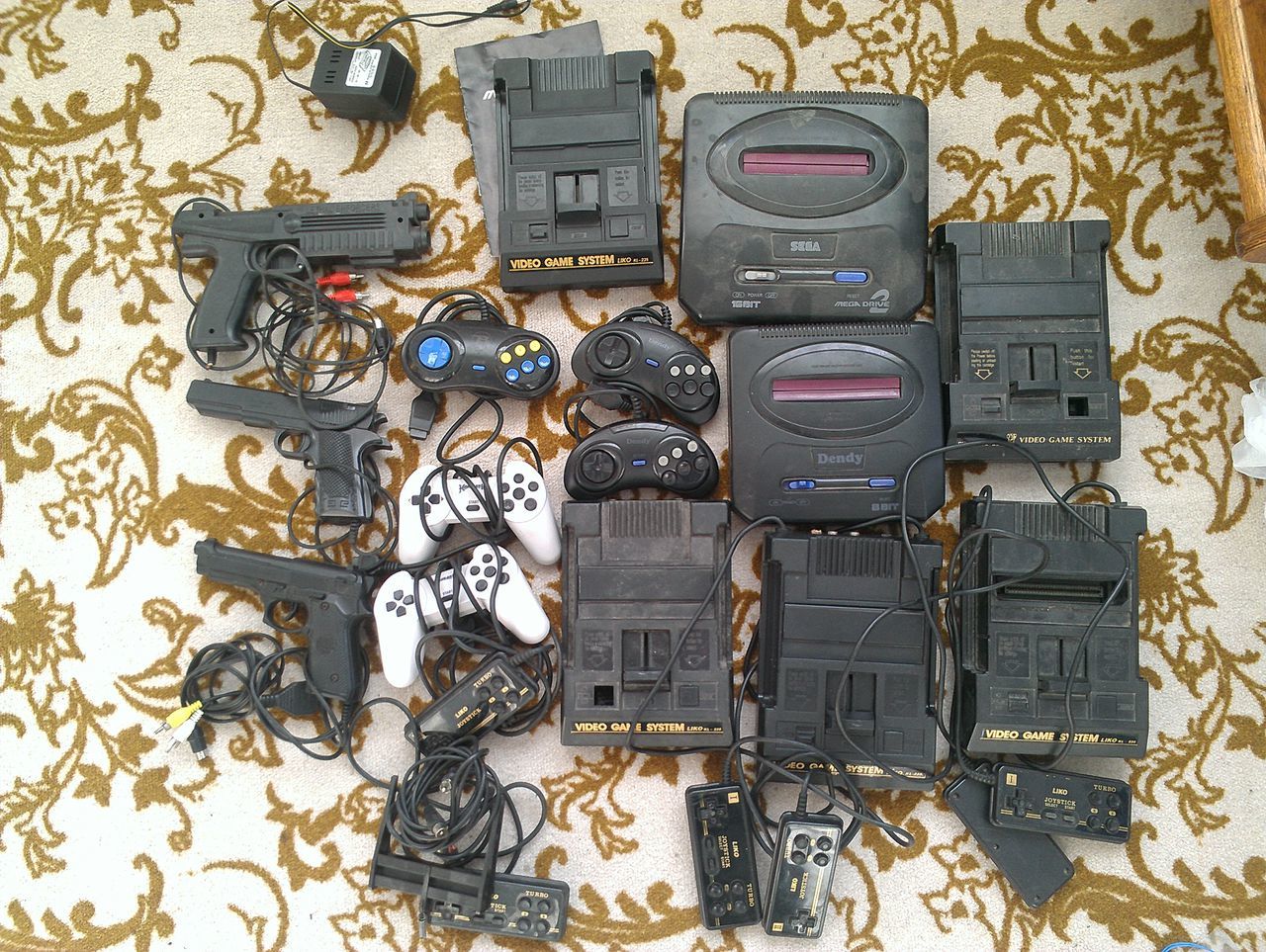 денди, сега, super nintendo - 350 lei, картриджи sega, зарядки нинтендо
