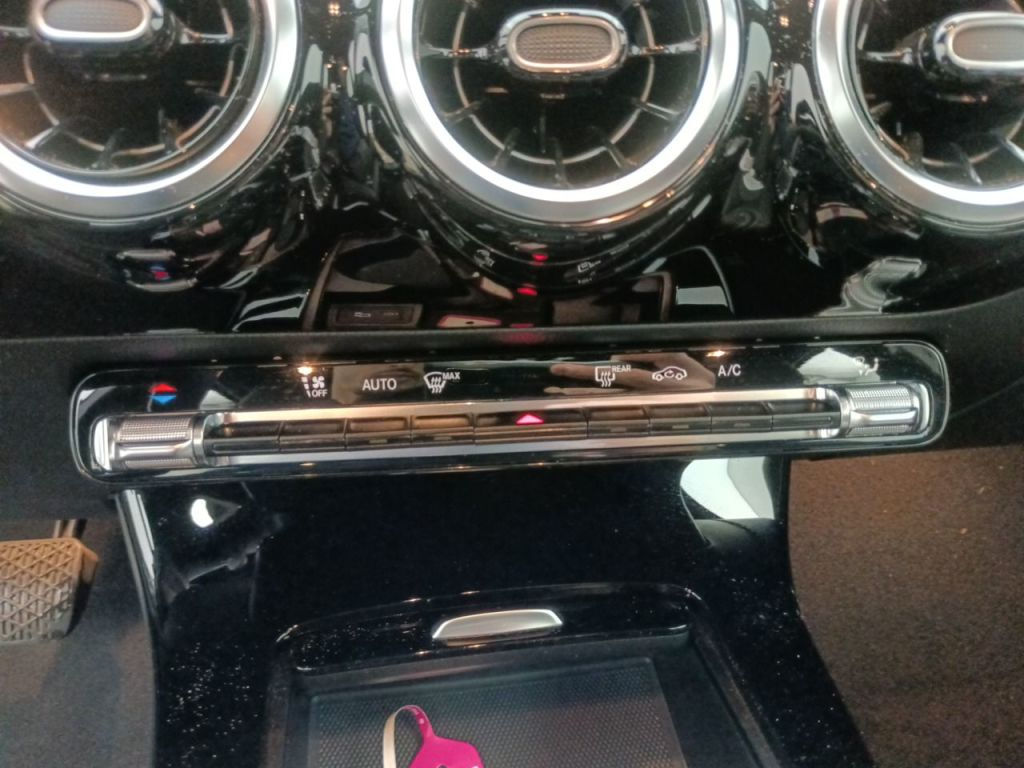 Mercedes A-Class foto 12